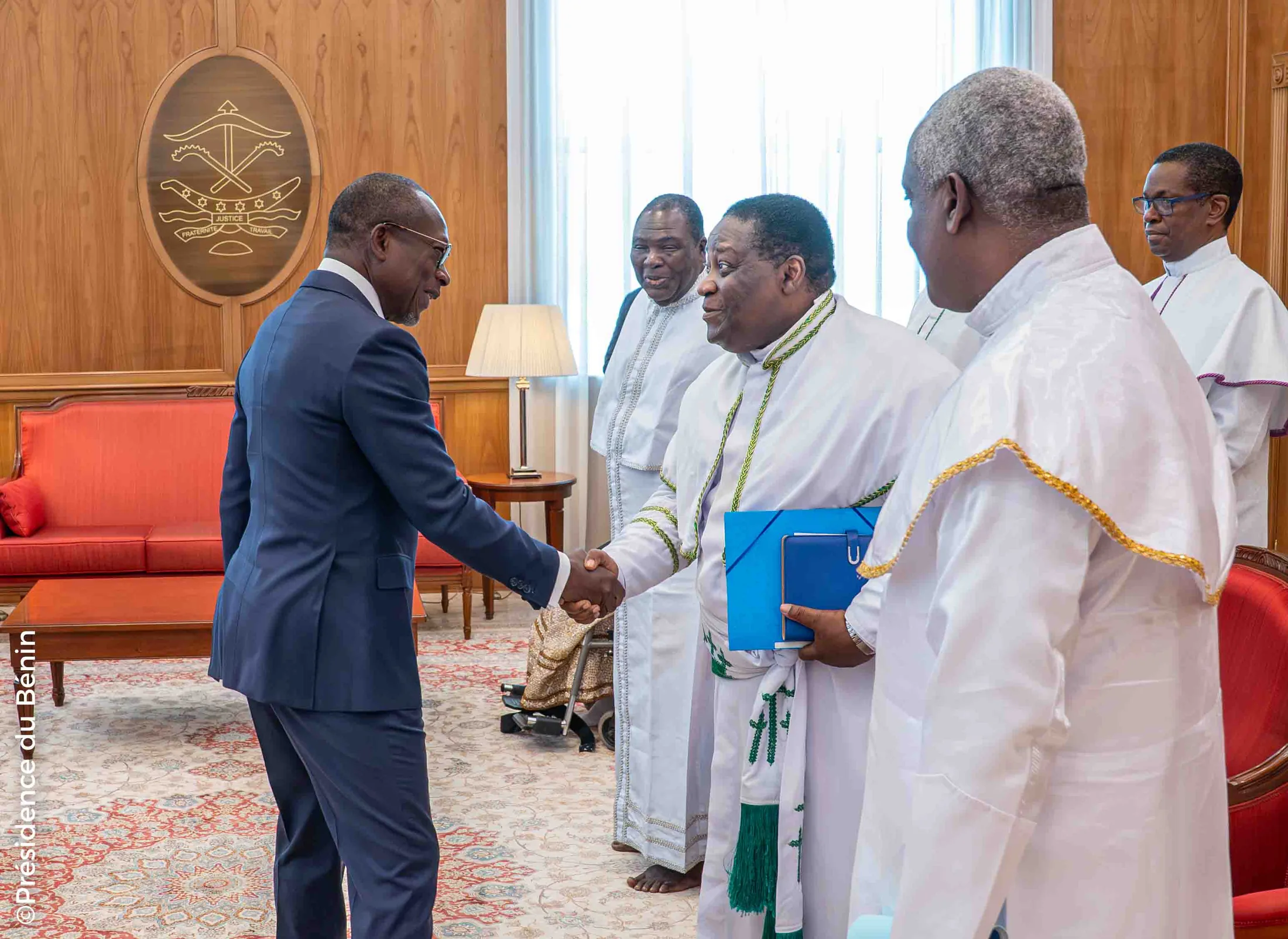 Première rencontre de son excellence Patrice TALON avec les hauts dignitaires de l’ECC